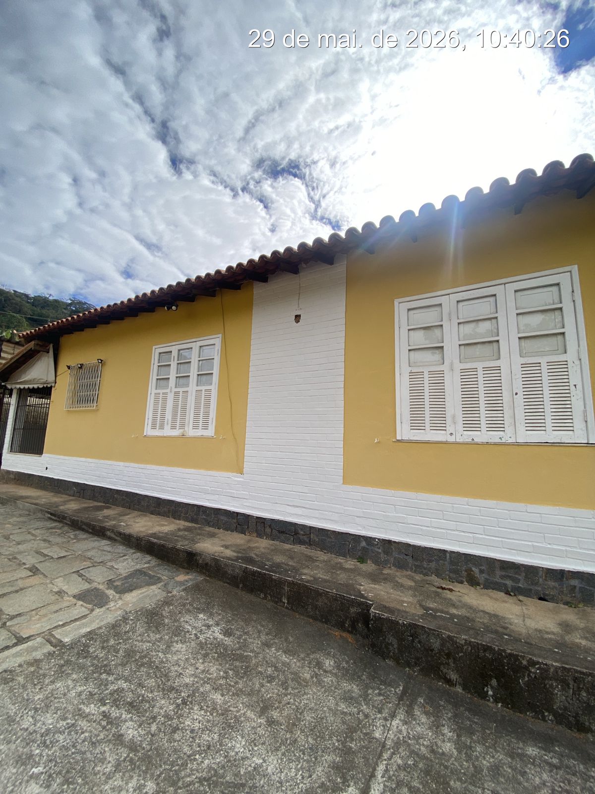 CASA LOCALIZADA NO BAIRRO LAMEIRÃO