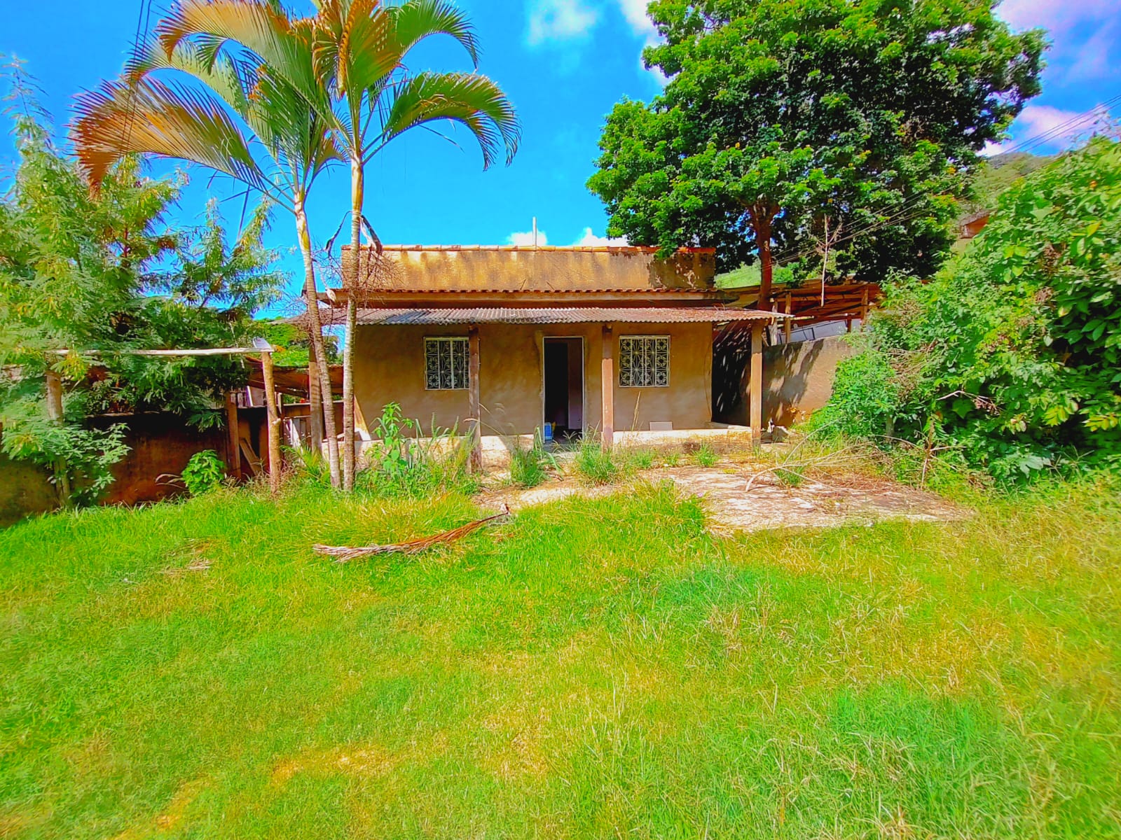 Casa com quintal grande